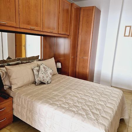 La Casa De Veronica - Serene Apartment With Shared Pool, Steps From The Beach Torrevieja Eksteriør bilde