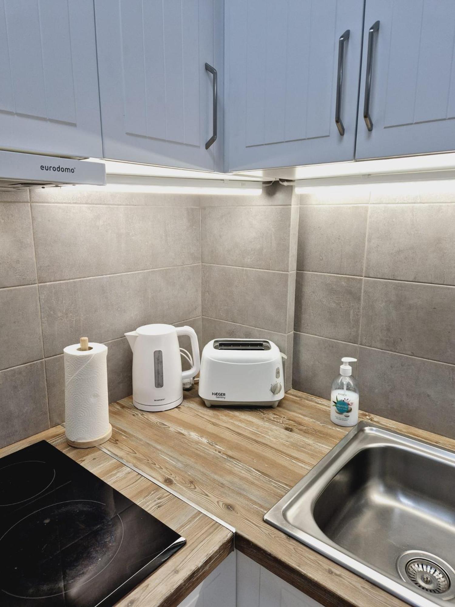 La Casa De Veronica - Serene Apartment With Shared Pool, Steps From The Beach Torrevieja Eksteriør bilde