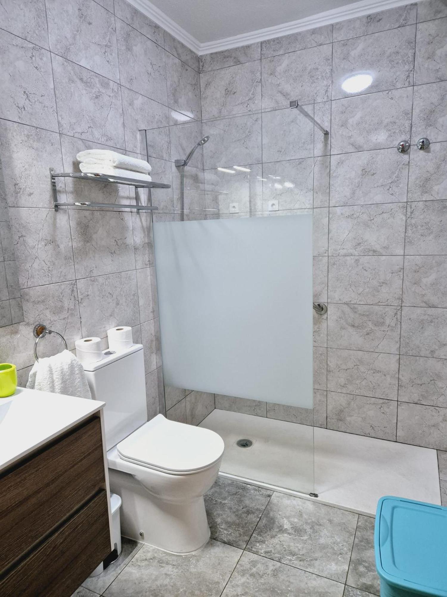 La Casa De Veronica - Serene Apartment With Shared Pool, Steps From The Beach Torrevieja Eksteriør bilde