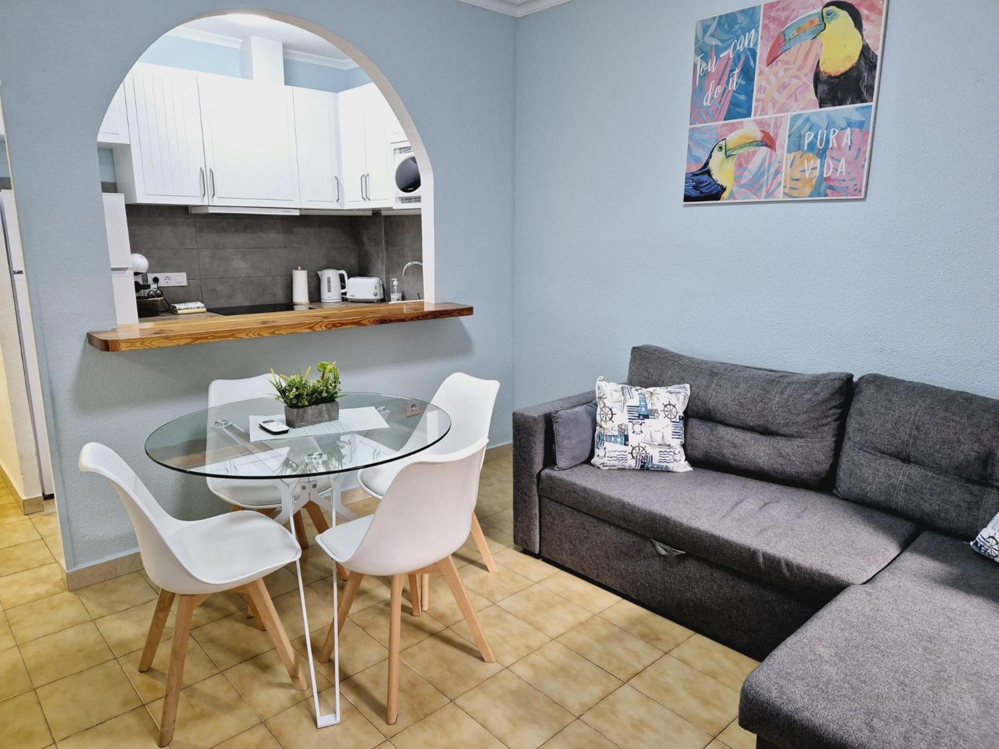 La Casa De Veronica - Serene Apartment With Shared Pool, Steps From The Beach Torrevieja Eksteriør bilde